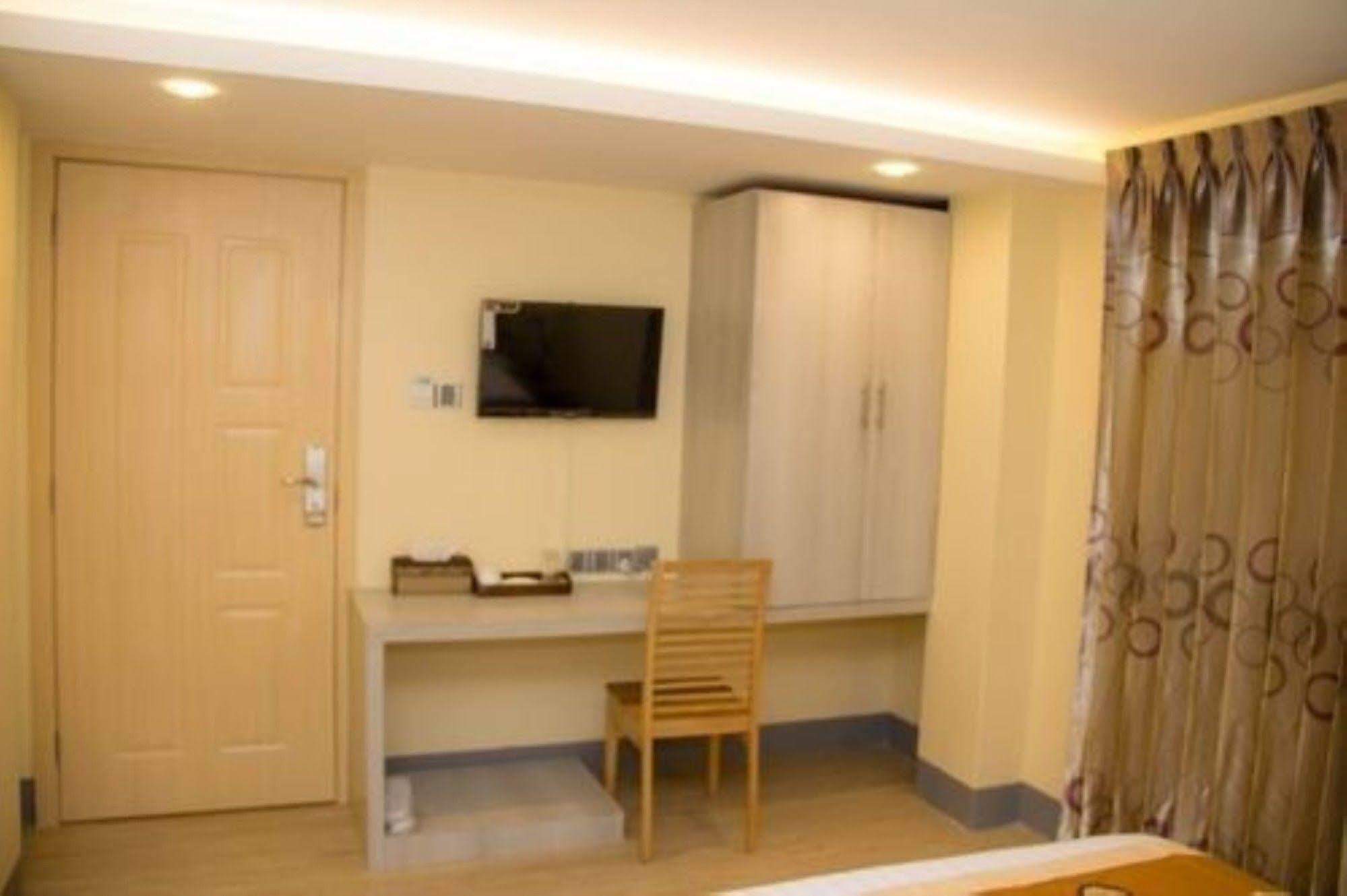 Hotel Mila Noa Янгон Экстерьер фото